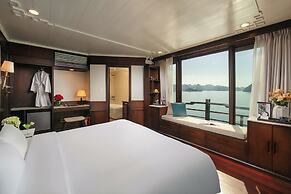 Mila Lux Cruise