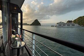 Mila Lux Cruise