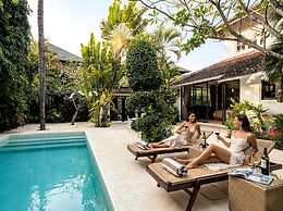 Villa White Orchid