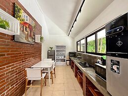Villa White Orchid