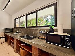 Villa White Orchid