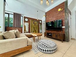 Villa White Orchid