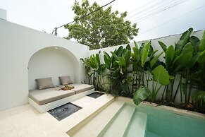 Moraira 1BR Pool Villa Close to Bingin Beach