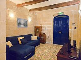 Traditional Maltese 2BR - Near Valletta