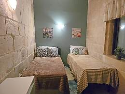 Traditional Maltese 2BR - Near Valletta