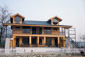 Jade River Resort By Defoy