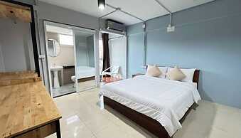 Collection O Mahidol Road