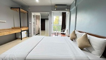 Collection O Mahidol Road