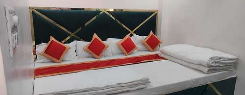 Shri Nanhu Hotel