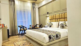 Hotel Twin Towers By Defoy