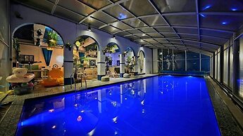 Spain Village Poolamping