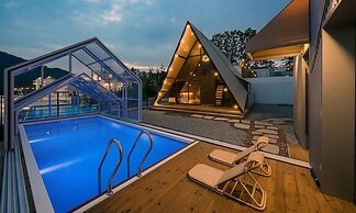 Spain Village Poolamping