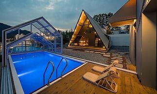 Spain Village Poolamping