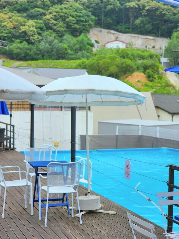 Spain Village Poolamping