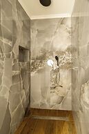 Aria Stay