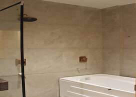 Hotel Avnish