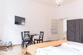 Cozy 2BR Apt Near Vienna Center