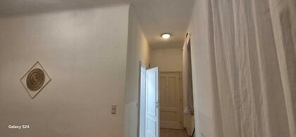 Comfortable 2BR Apt Near Vienna Center