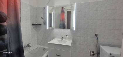 Comfortable 2BR Apt Near Vienna Center