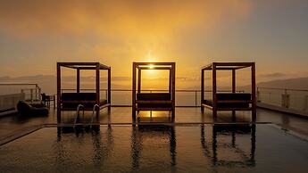 Gizis Cliffside Suites
