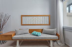 Gizis Cliffside Suites
