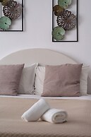 Gizis Cliffside Suites