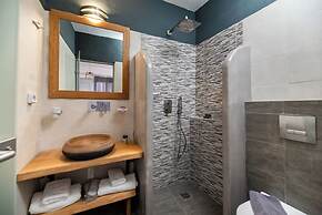 Gizis Cliffside Suites