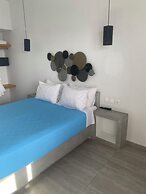 Gizis Cliffside Suites