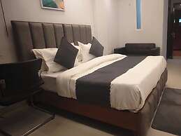 Hotel 82 Inn