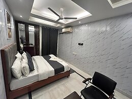 Hotel 82 Inn