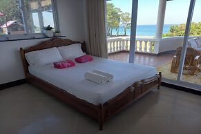 Seven Waves Beachfront