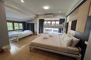 Pratunam Family House