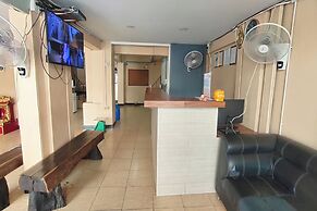 Pratunam Family House