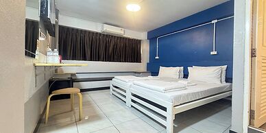 Pratunam Family House