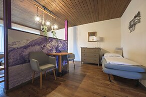 ROJ Rooms & Suites