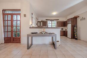 Skine Villa