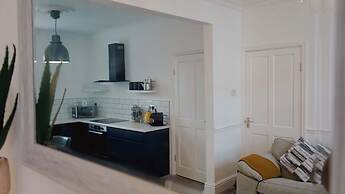 Ivydene - 3 Bedroom House -tenby