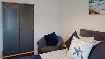 Ivydene - 3 Bedroom House -tenby