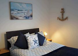 Ivydene - 3 Bedroom House -tenby