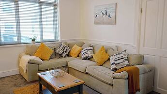 Ivydene - 3 Bedroom House -tenby