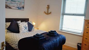 Ivydene - 3 Bedroom House -tenby