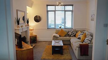 Ivydene - 3 Bedroom House -tenby