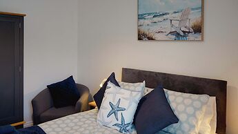 Ivydene - 3 Bedroom House -tenby