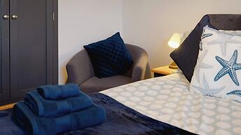 Ivydene - 3 Bedroom House -tenby
