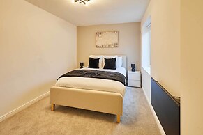Host Stay Parkside Apartment