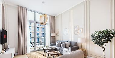 LUX The Modern Marina Suite