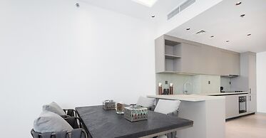 LUX The Dubai Marina View Suite 3