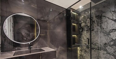 LUX The Dubai Marina View Suite 3