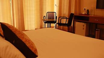 Narwar Lakefront Resort