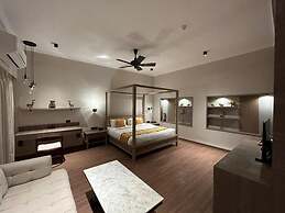 Narwar Lakefront Resort